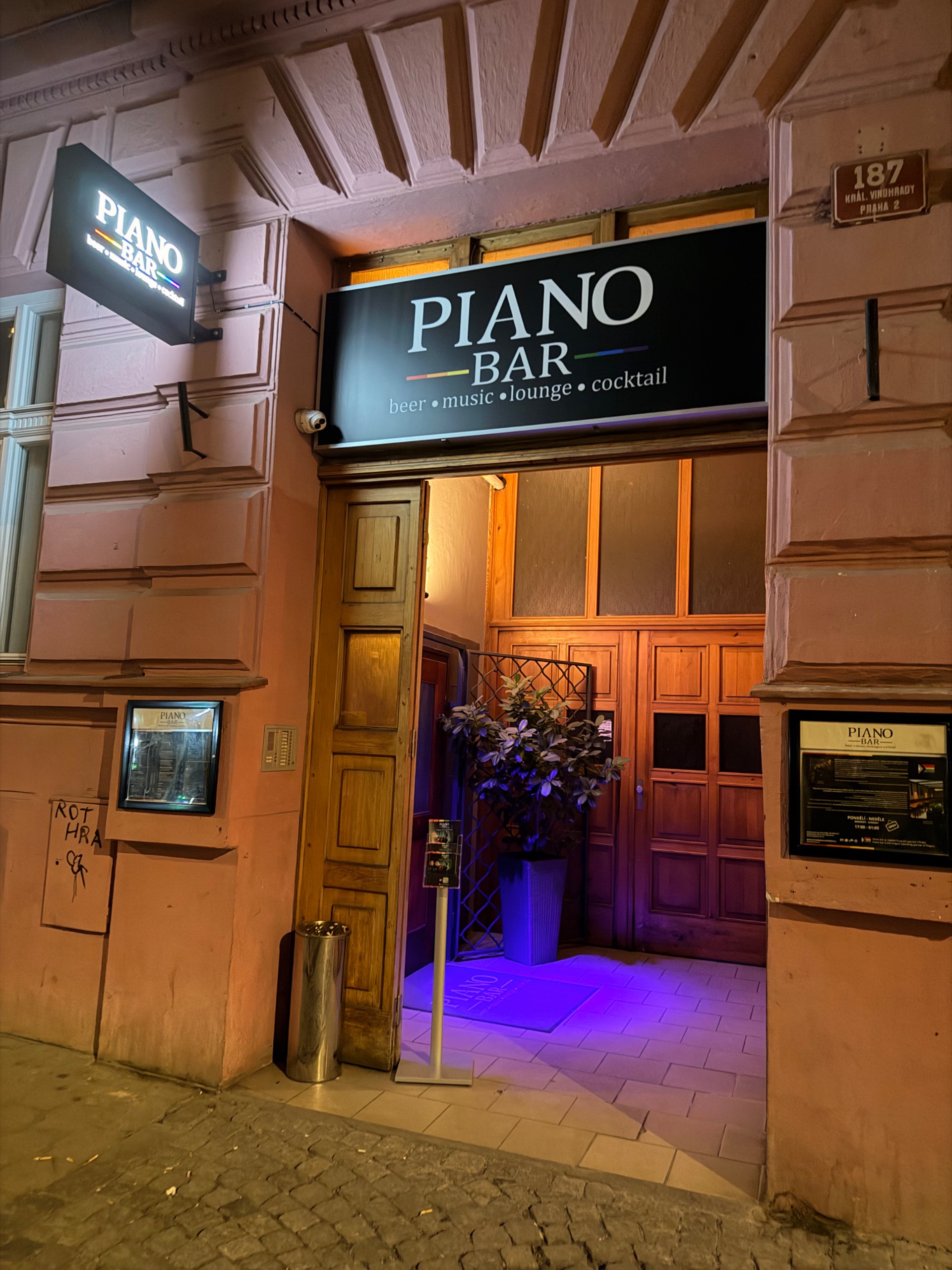 Piano Bar photo 1